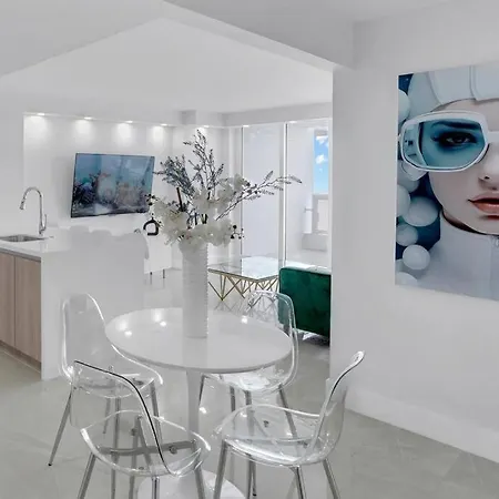 Ferienwohnung Shades Of Miami Sky Penthouse! Newly Renovated